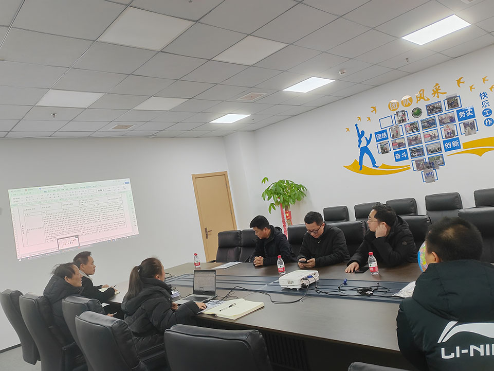 <strong>山東某油田領導蒞臨凱迪正大考察交流，現(xiàn)場復核項目進展</strong>